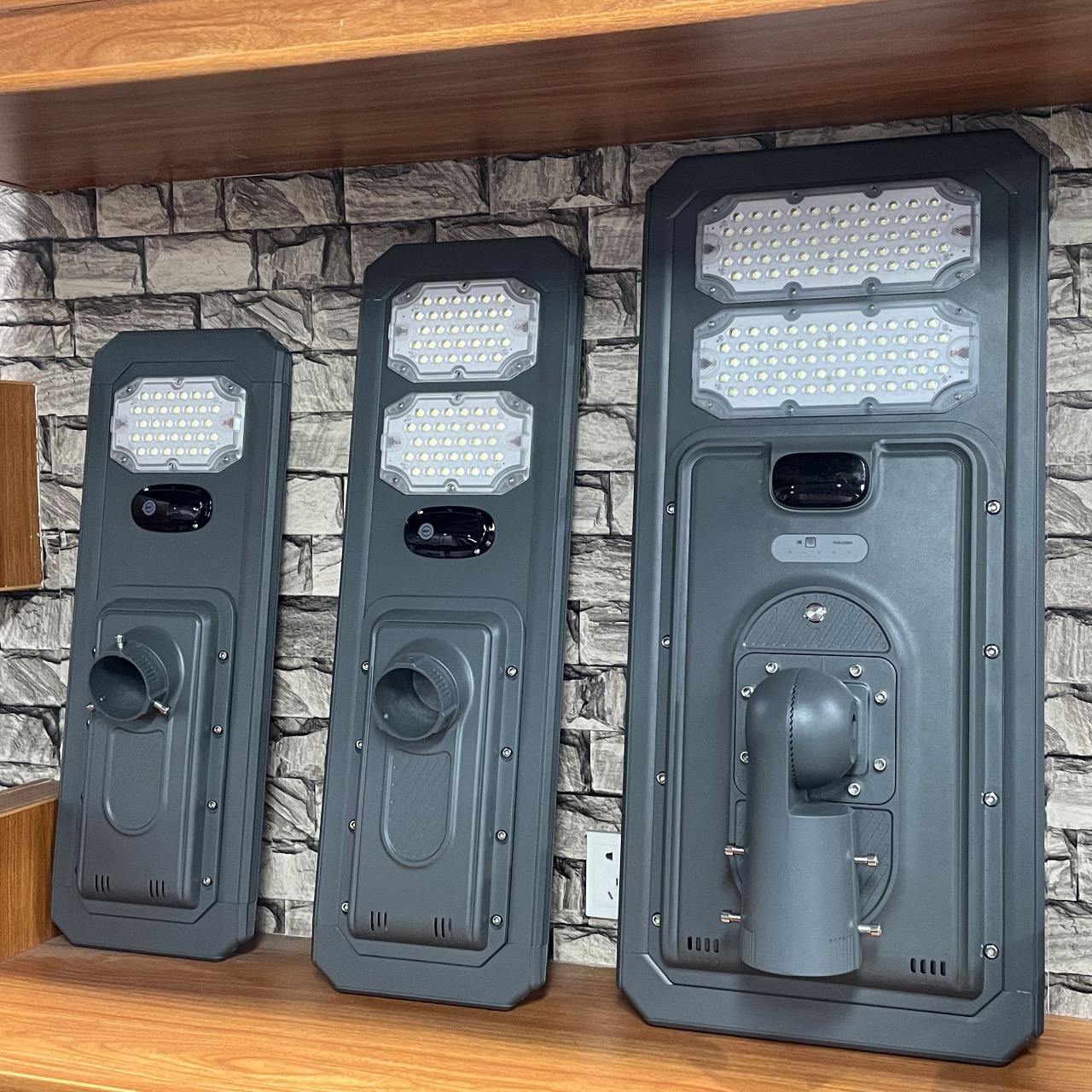 Lampadaire Solaire All-In-One 200W ANERN